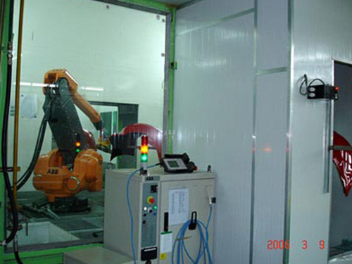 機(jī)械手保險(xiǎn)桿涂裝